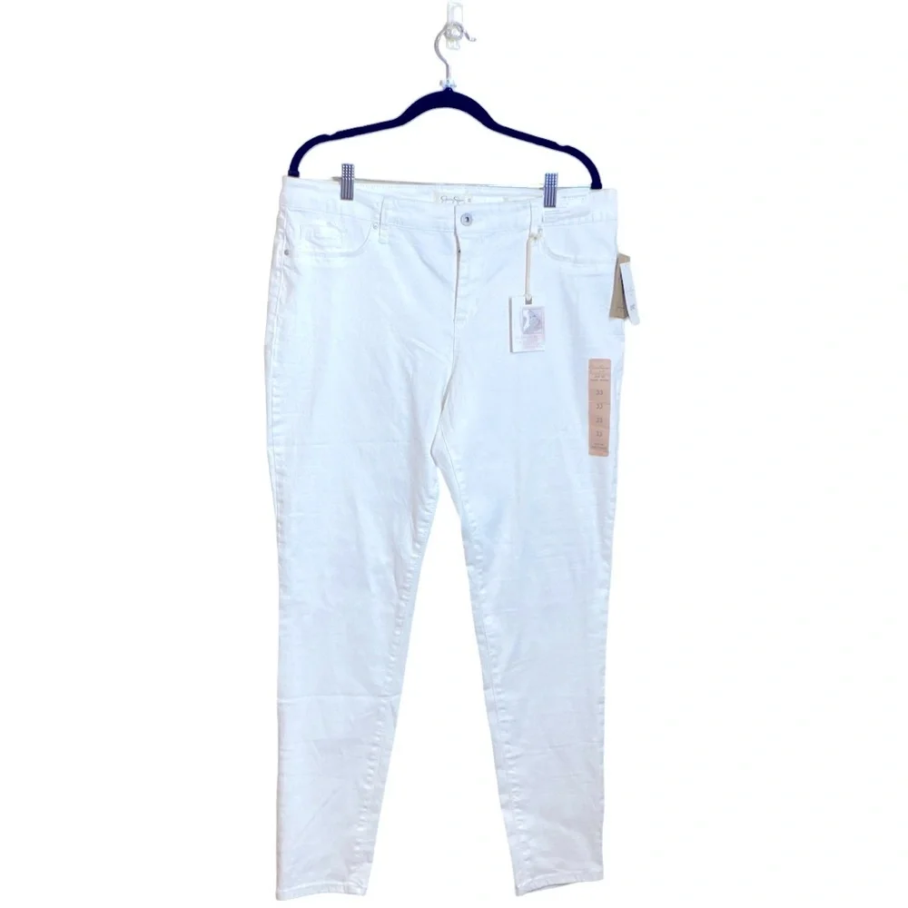NWT JESSICA SIMPSON'S Kiss Me Jeans in White, size 33 - Picture 2 of 12